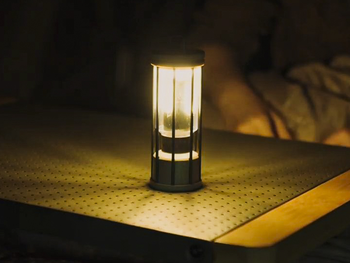 アウトドアだけでなく家での普段使いでもお洒落に決まるラーテルワークスのLEDランタンVINT