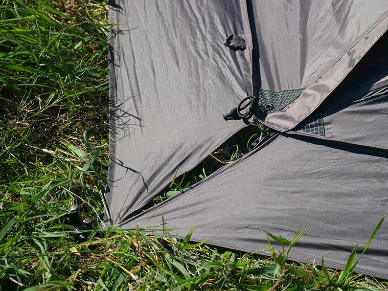 スカートを備えているため、冬の冷気を防ぐVOGEL MID