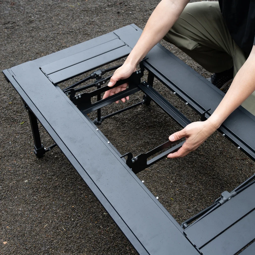 アルペンIGTテーブルにコンロラックフレームでカセットコンロを設置したカスタム例